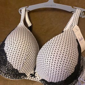 NWT Cacique Smooth Boost Plunge Bra size 42B 🖤🤍